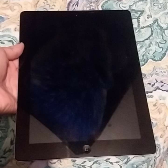 Apple iPad - Picture 2 of 2